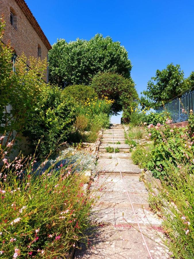 superbe logement au cœur Luberon proche du Colorado provencal dans une résidence au calme avec piscine, magnifique vu sur le Luberon depuis la terrasse Viens Esterno foto