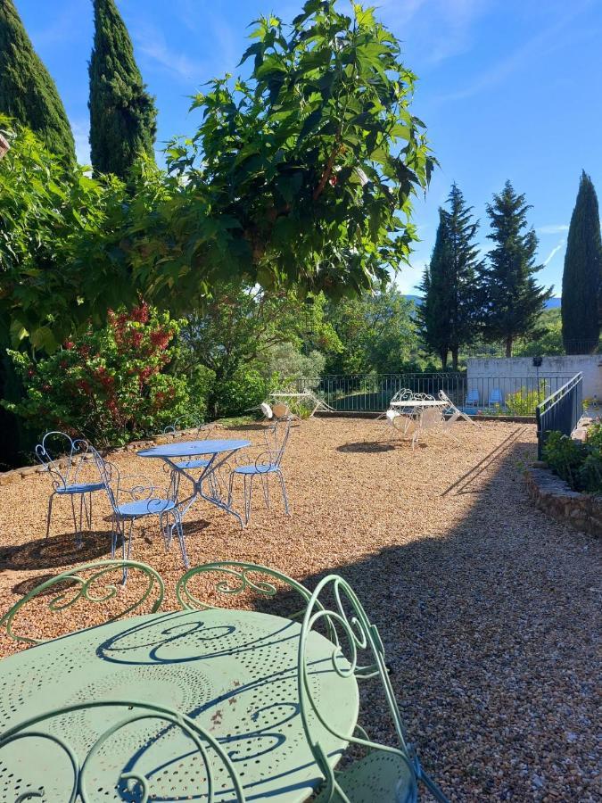 superbe logement au cœur Luberon proche du Colorado provencal dans une résidence au calme avec piscine, magnifique vu sur le Luberon depuis la terrasse Viens Esterno foto